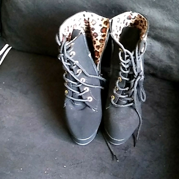 Heels - Picture 1 of 1